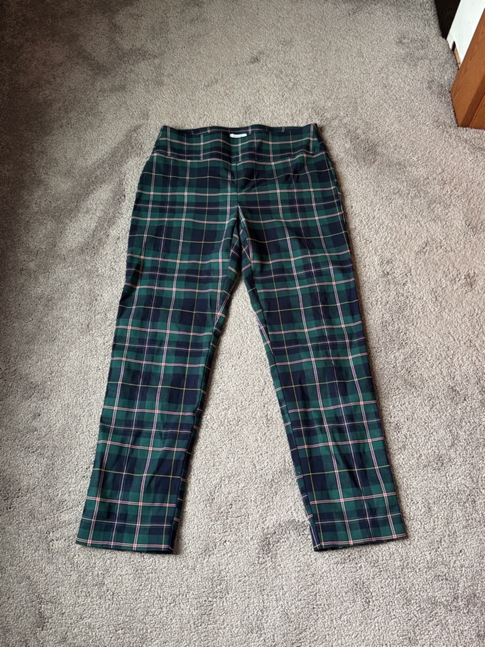 Crown & Ivy Green Navy Plaid Cropped Pants SIZE 6 Preppy